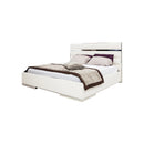 CAMA KING EN PU BLANCO Y ACERO PLATEADO CEPILLADO
