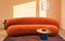 SOFA ESTACIONARIO DE TRES ASIENTOS EN TELA NARANJA