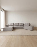SOFA SECCIONAL ESTACIONARIO EN TELA MARRON