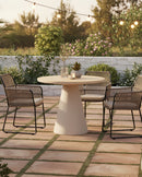 MESA DE COMEDOR DE EXTERIOR TOPE ESTILO CERAMICA Y BASE BEIGE