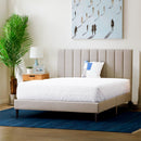 CAMA FULL EN TELA BEIGE GRISACEO Y PATAS NEGRAS