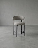 TABURETE EN TELA TEXTURIZADA BEIGE GRIS Y PATAS EN METAL LATON