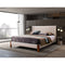 CAMA QUEEN EN TELA BEIGE Y PATAS MARRONES