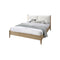 CAMA QUEEN EN TELA BLANCA Y PATAS ACABADO DE MADERA