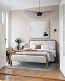 CAMA QUEEN EN TELA BLANCA ACABADO DE MADERA