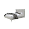 CAMA QUEEN DELUNA EN TELA GRIS Y PATAS CROMADAS
