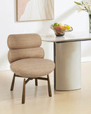 SILLA DE COMEDOR EN TELA MARRON Y PATAS LATON