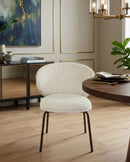 SILLA DE COMEDOR EN TELA TEXTURIZADA BEIGE  Y PATAS CAFE