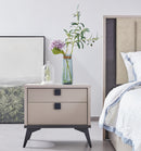 MESA DE NOCHE COMPLAST BEIGE CON PATAS NEGRAS