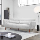 SOFA ESTACIONARIO DE TRES ASIENTOS EN TELA BEIGE Y PATAS ACABADO DE MADERA