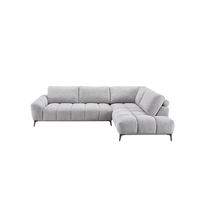 SOFA SECCIONAL ESTACIONARIO EN TELA GRIS Y PATAS CROMADAS
