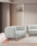 SOFA ESTACIONARIO DE DOS ASIENTOS EN TELA GRIS Y PATAS NATURALES