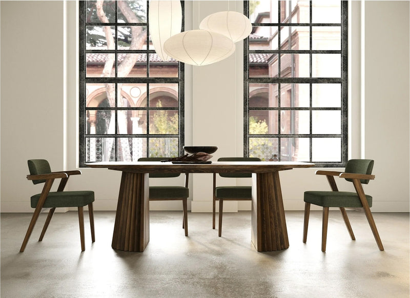 MESA DE COMEDOR ACABADO DE MADERA