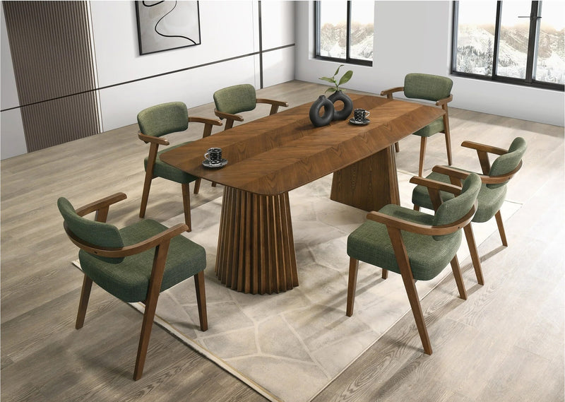 MESA DE COMEDOR ACABADO DE MADERA