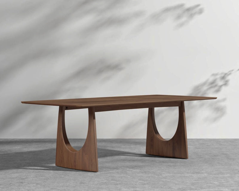MESA DE COMEDOR ACABADO DE MADERA