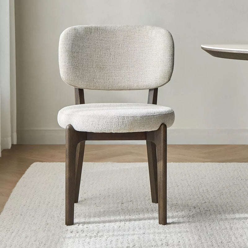 SILLA DE COMEDOR EN TELA BEIGE Y PATAS ACABADO DE MADERA