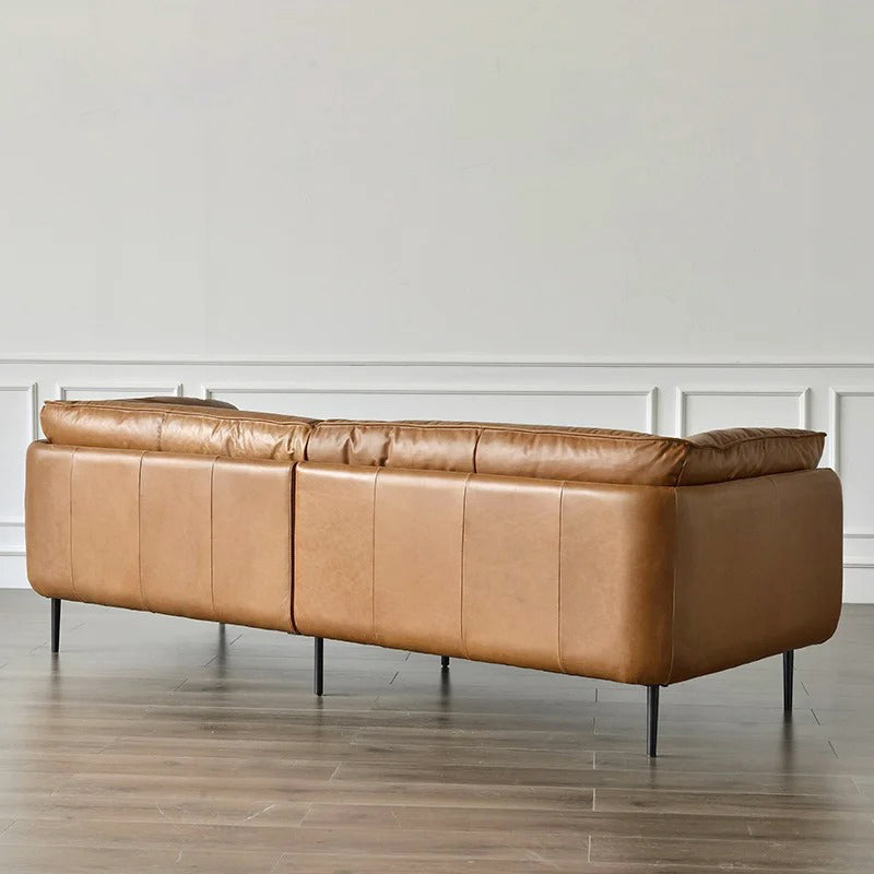 SOFA ESTACIONARIO DE CUATRO ASIENTOS CON FRENTE DE PIEL CAMEL