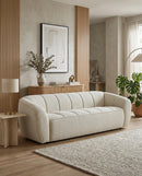 SOFA  ESTACIONARIO DE TRES ASIENTOS EN TELA BEIGE