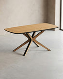 MESA DE COMEDOR ACABADO DE MADERA CLARA