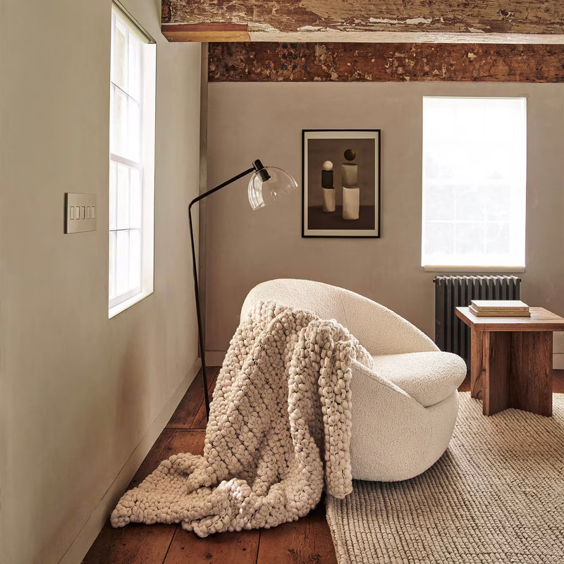 BUTACA GIRATORIA EN TELA CREMA IVORY