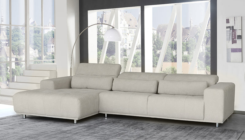 SOFA SECCIONAL ESTACIONARIO TELA BEIGE Y PATAS PLATEADAS