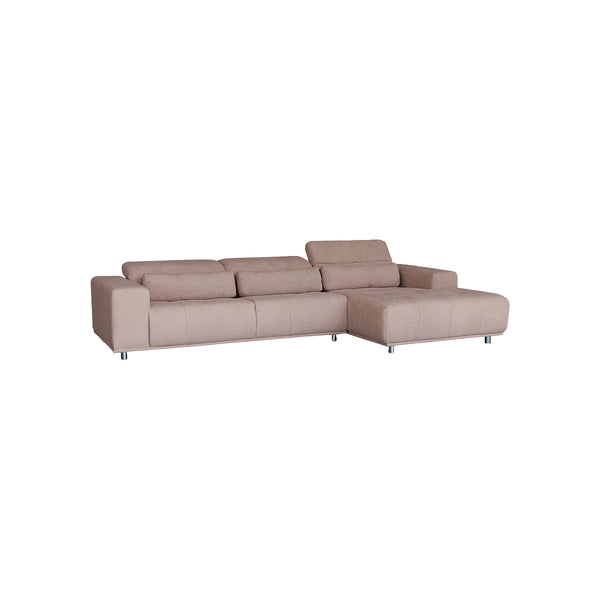 SOFA SECCIONAL ESTACIONARIO TELA BEIGE Y PATAS PLATEADAS