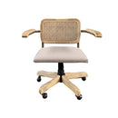 BUTACA GIRATORIA ACABADO EN MADERA NATURAL CON RESPALDO EN RATAN Y ASIENTO EN TELA BEIGE