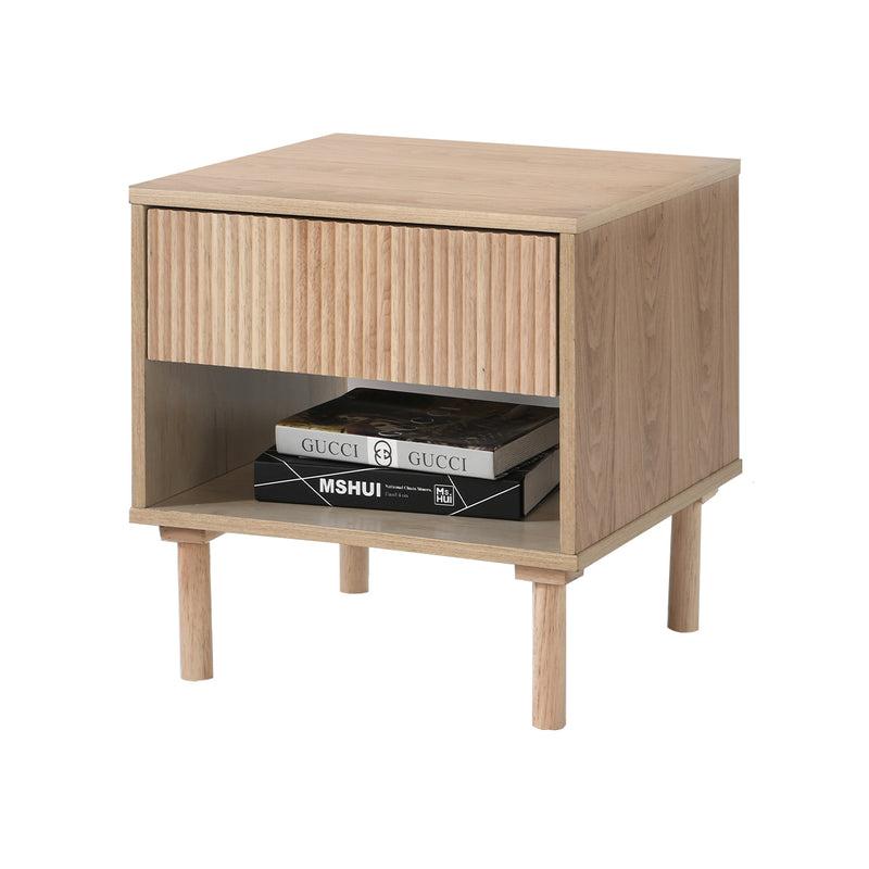 MESA DE NOCHE ACABADO EN MADERA NATURAL