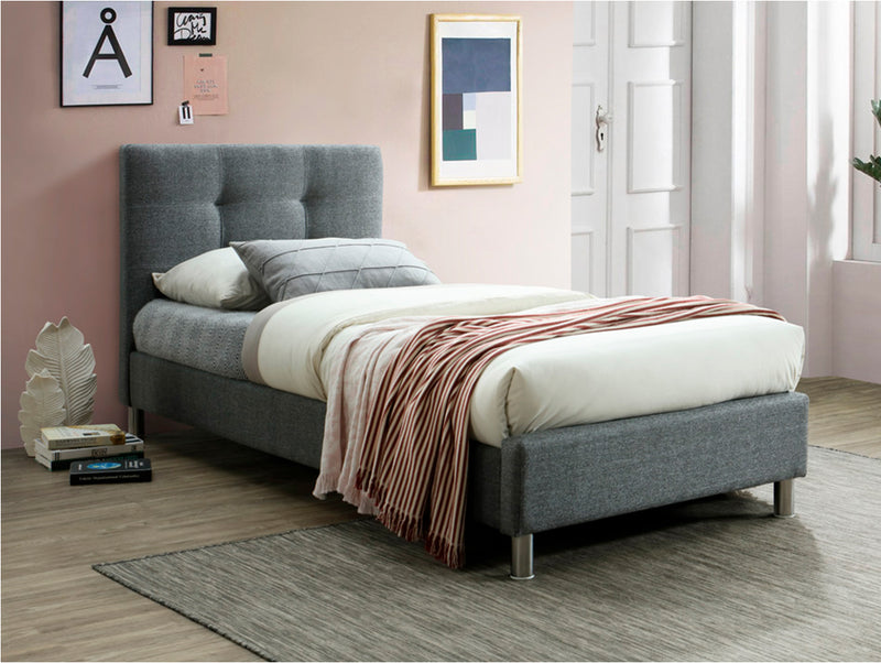 CAMA TWIN TAPIZADA EN TELA GRIS  Y PATAS PLATEADAS