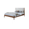 CAMA QUEEN EN TELA BLANCA Y ACABADO DE MADERA