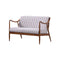 SOFA ESTACIONARIO DE DOS ASIENTOS EN TELA BEIGE Y PATAS MARRONES