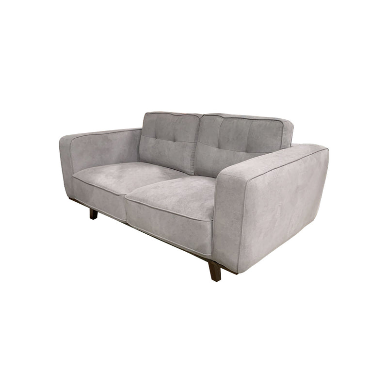 SOFA ESTACIONARIO DE 2 ASIENTOS EN TELA GRIS Y PATAS MARRONES
